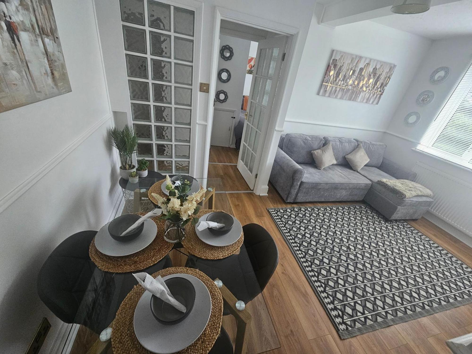 St Albans City Stays - Near Luton Airport - St Albans Abbey & City Train Station - Close To London- Harry Potter World - The Odyssey Cinema - Abbey Cathedral- Contractors I Business I Leisure- Sleeps Upto 6 People Exterior foto
